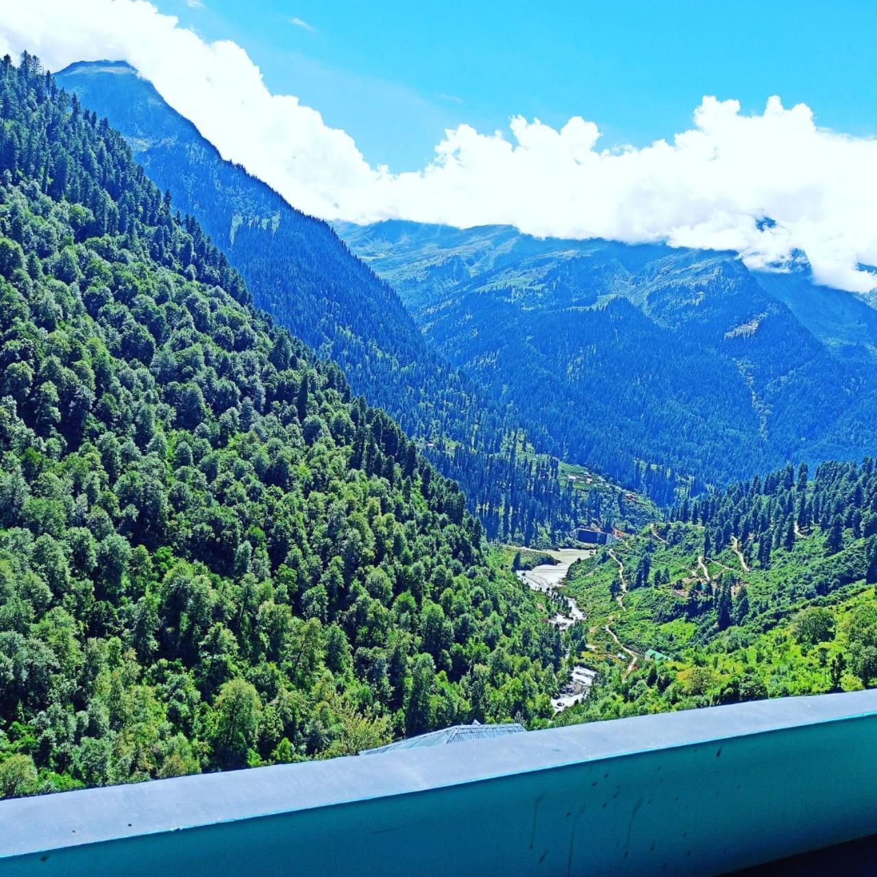 Aman Resort, Tosh Village, Himachal Pradesh Екстериор снимка