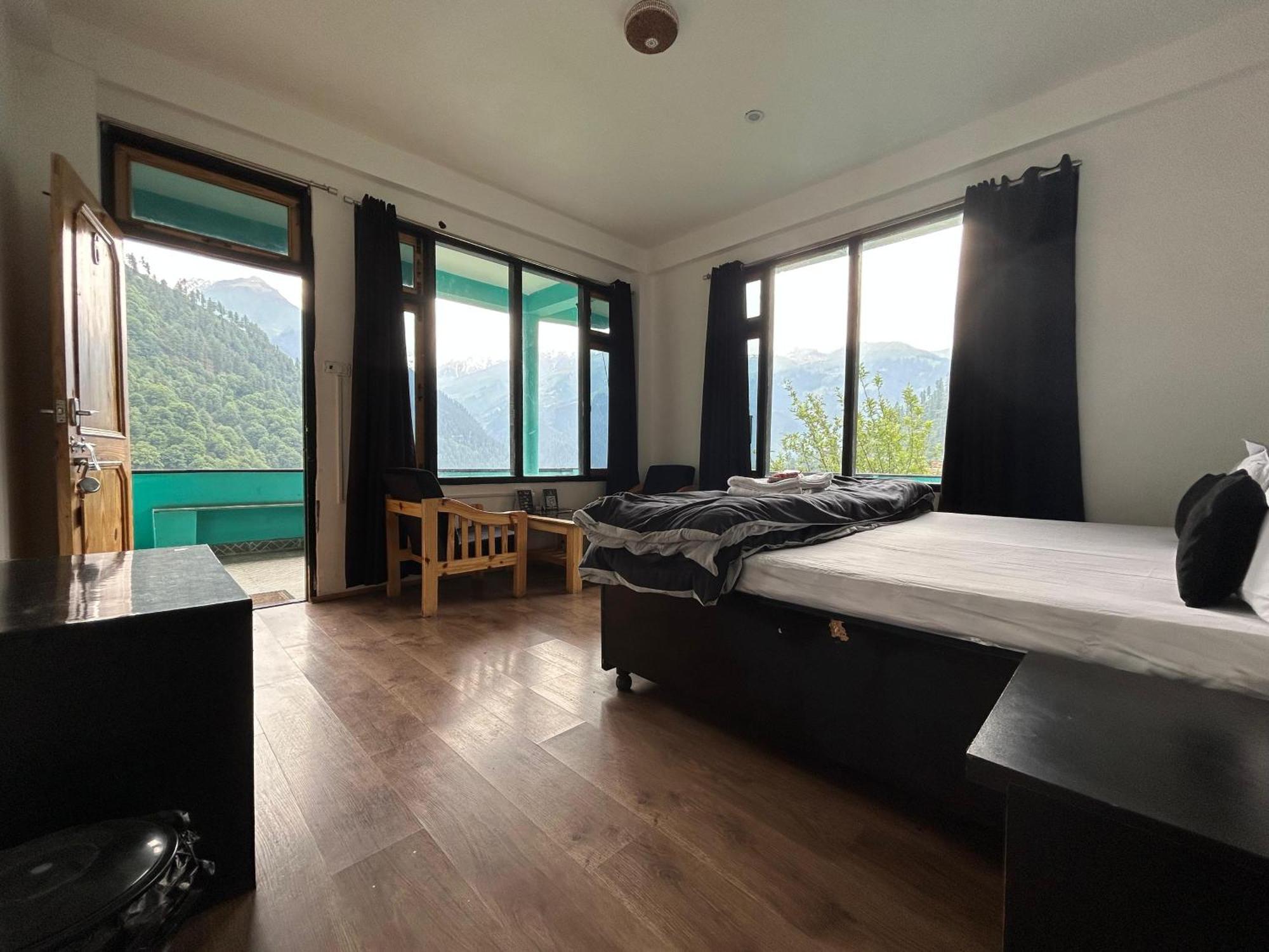 Aman Resort, Tosh Village, Himachal Pradesh Екстериор снимка